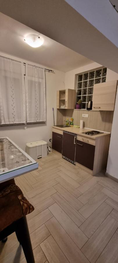 Tatic Apartment Stinjan