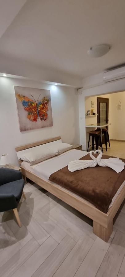 Tatic Apartment *