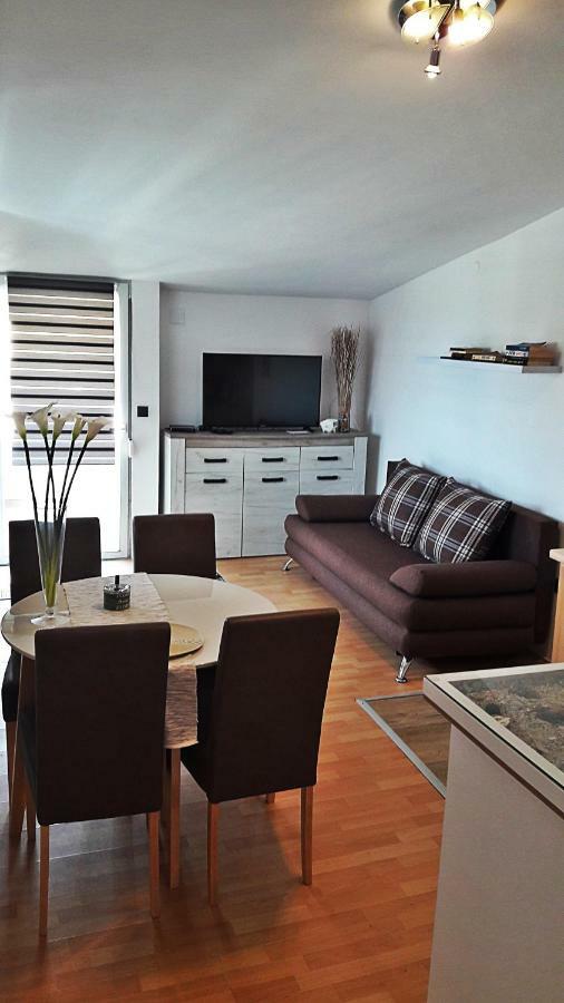 Tatic Apartment Stinjan